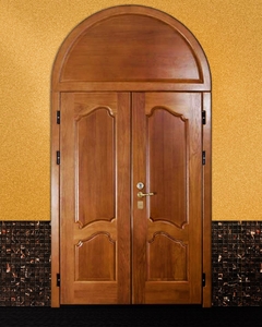 Фото двупольной арочной двери