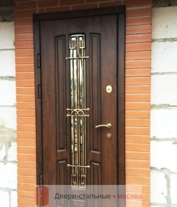 Однопольная дверь со стеклом и коваными элементами