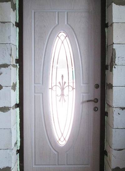 Дверь в доме из газоблока