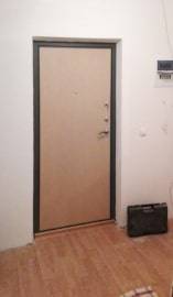 Фото двери с ламинатом