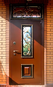Остекленная дверь с фрамугой