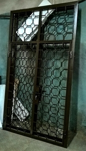 Решетчатая тамбурная дверь